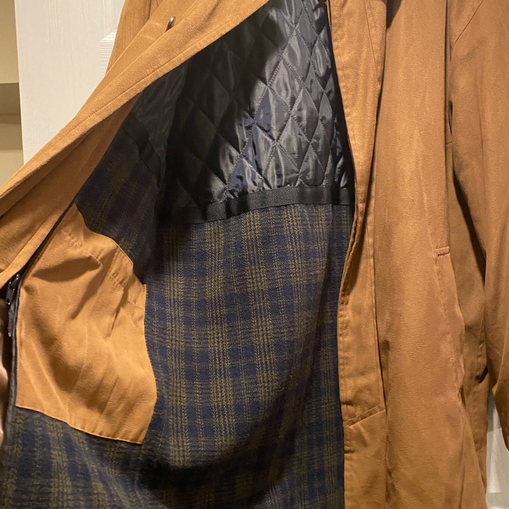 Men’s Nubuk trench with lining.